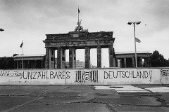 mauer_graffiti_gross[1].jpg
