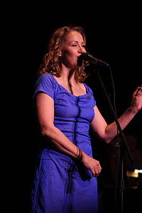 Joan-Osborne.jpg Joan-Osborne.jpg