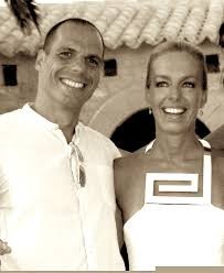 Stratou e marido.jpeg Stratou e marido.jpeg
